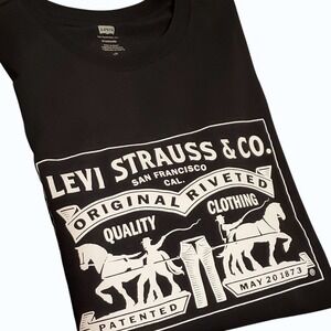 Levi's Black T-Shirt with White Print Men's SZ:L‎